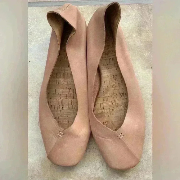 KORKS Padilla Comfort Flat in blush with square toe;size 7 - Picture 1 of 6